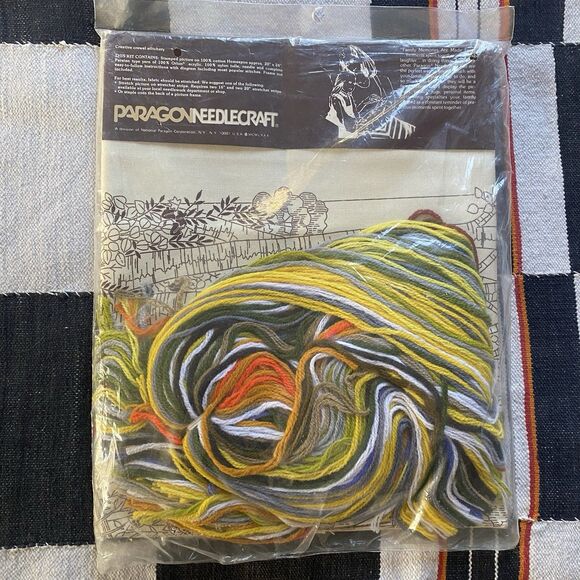 NIB Vintage 70’s Paragon Mountain Retreat Crewel Stitchery Needlecraft Kit. USA - Picture 7 of 9